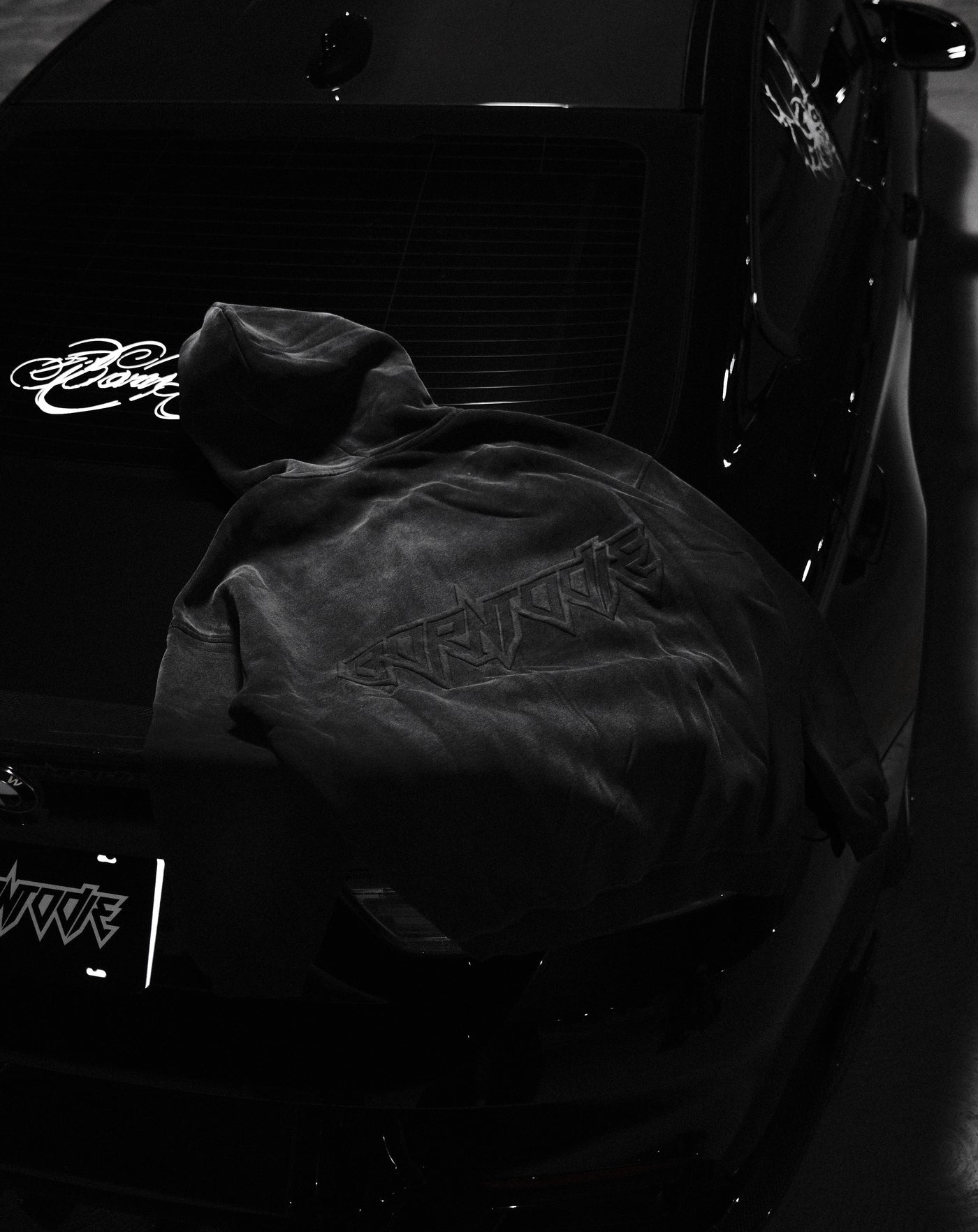 BLACK SUNFADE ZIP UP