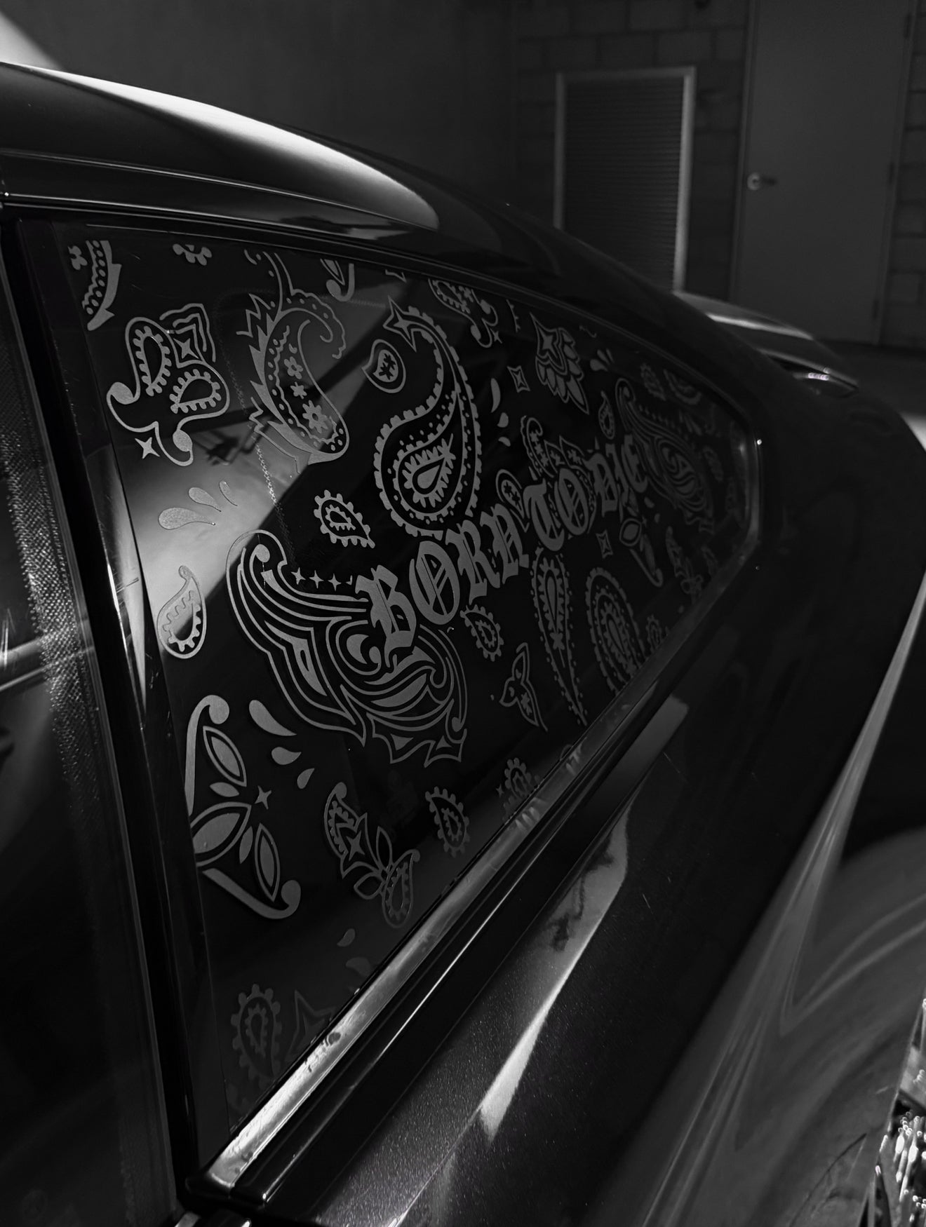 PAISLEY SIDE WINDOW STICKER