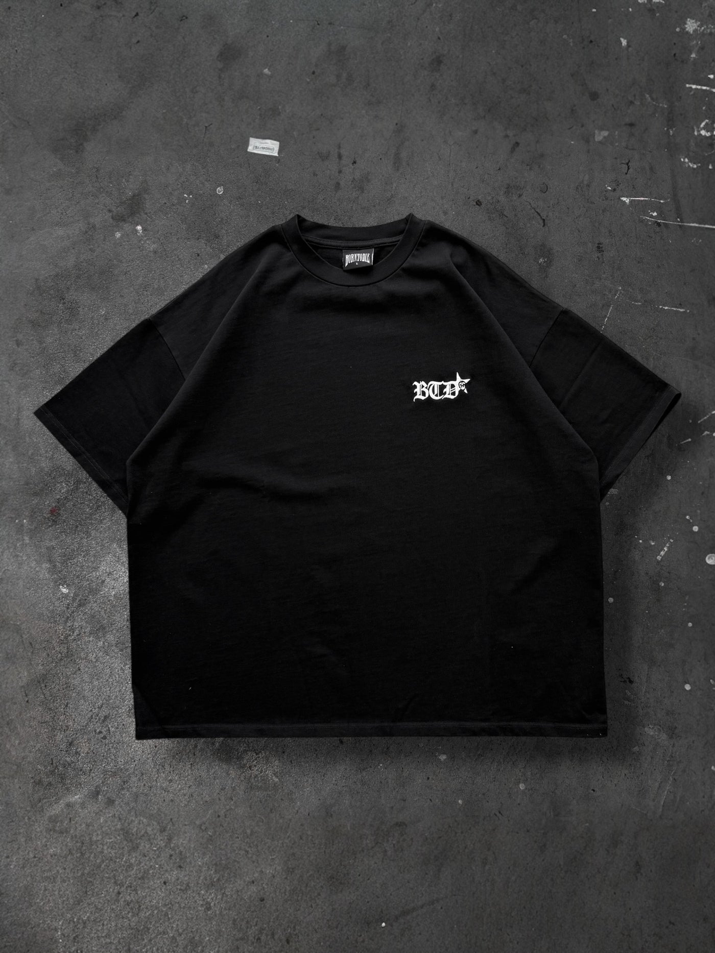 EMBROIDERED STAR T-SHIRT