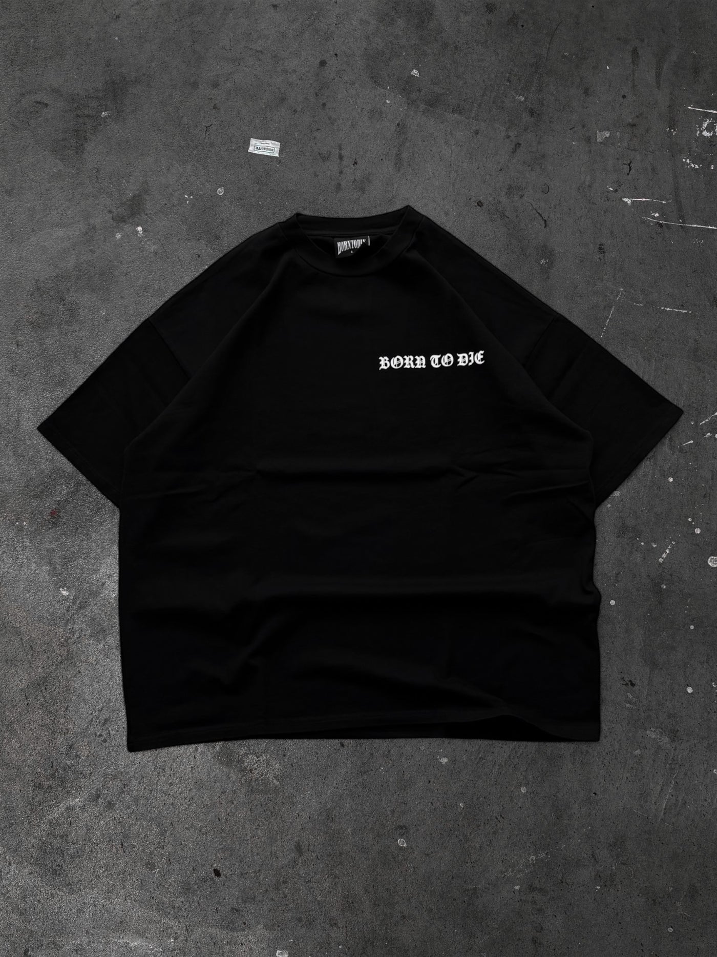 BLACK OLD ENGLISH T-SHIRT